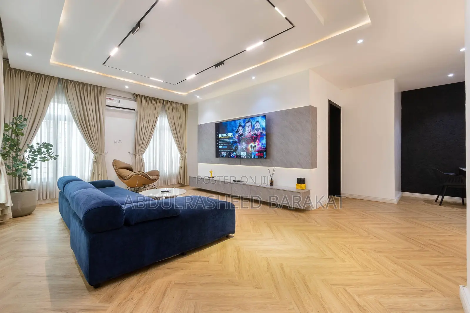 Luxury and Spacious 3 Bedroom Apartment With Pool Balcony