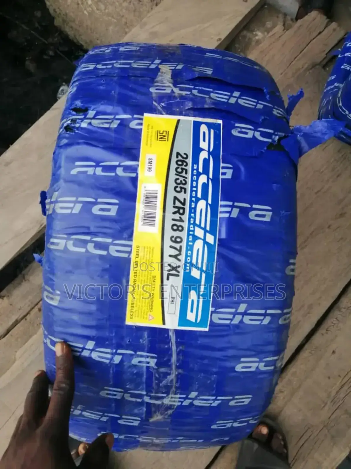 265/35 R 18 Accelera Tire Made in Indonesia
