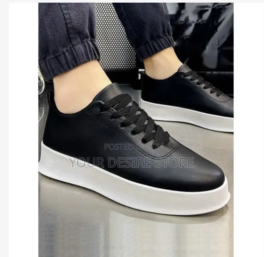 Comfortable Light Weighted Round Toe Sneakers