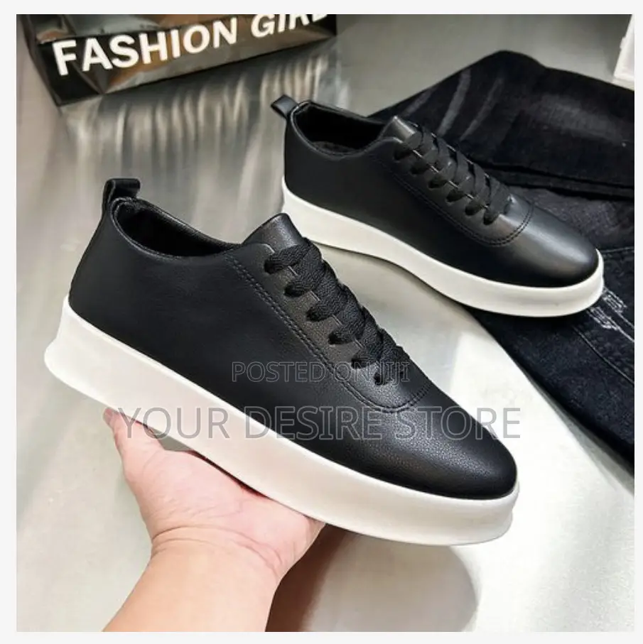 Comfortable Light Weighted Round Toe Sneakers