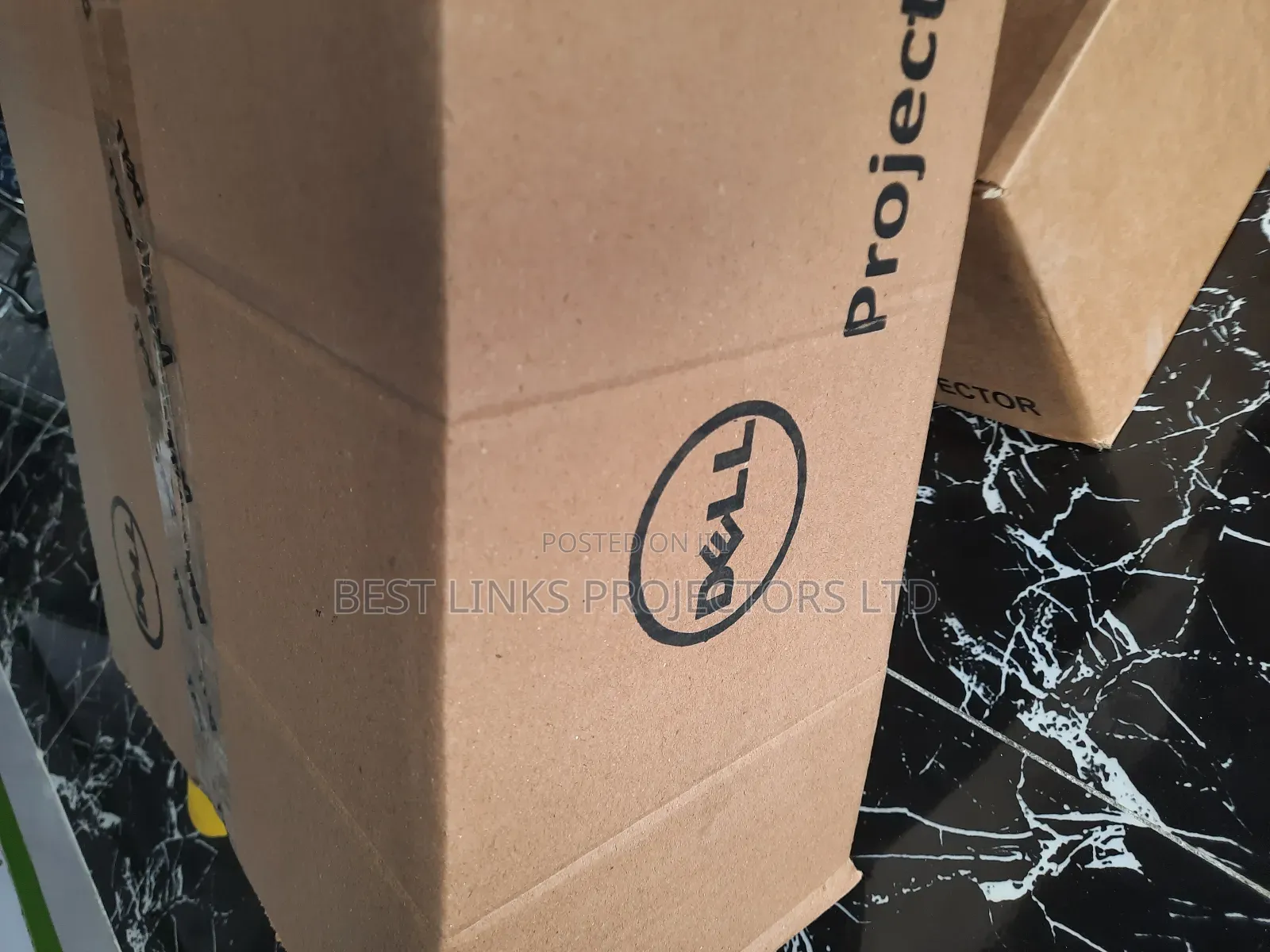 Dell 1650,4000 Lumens DLP