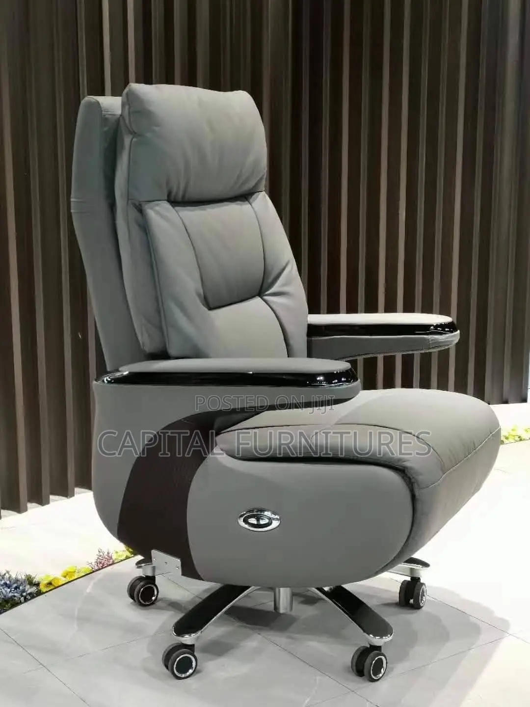 Executive Prestige Leather Swivel Recline Foreign Chair