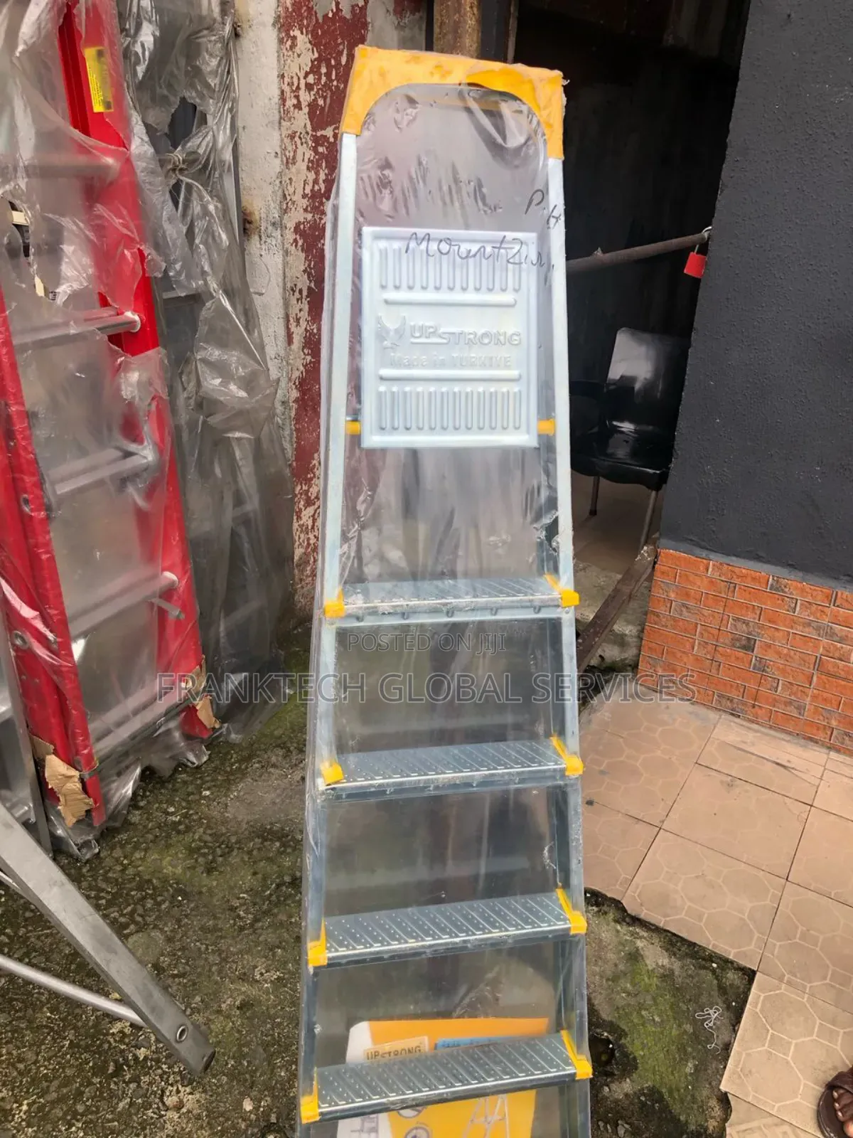 Upstrong Aluminium Step Ladder 🪜