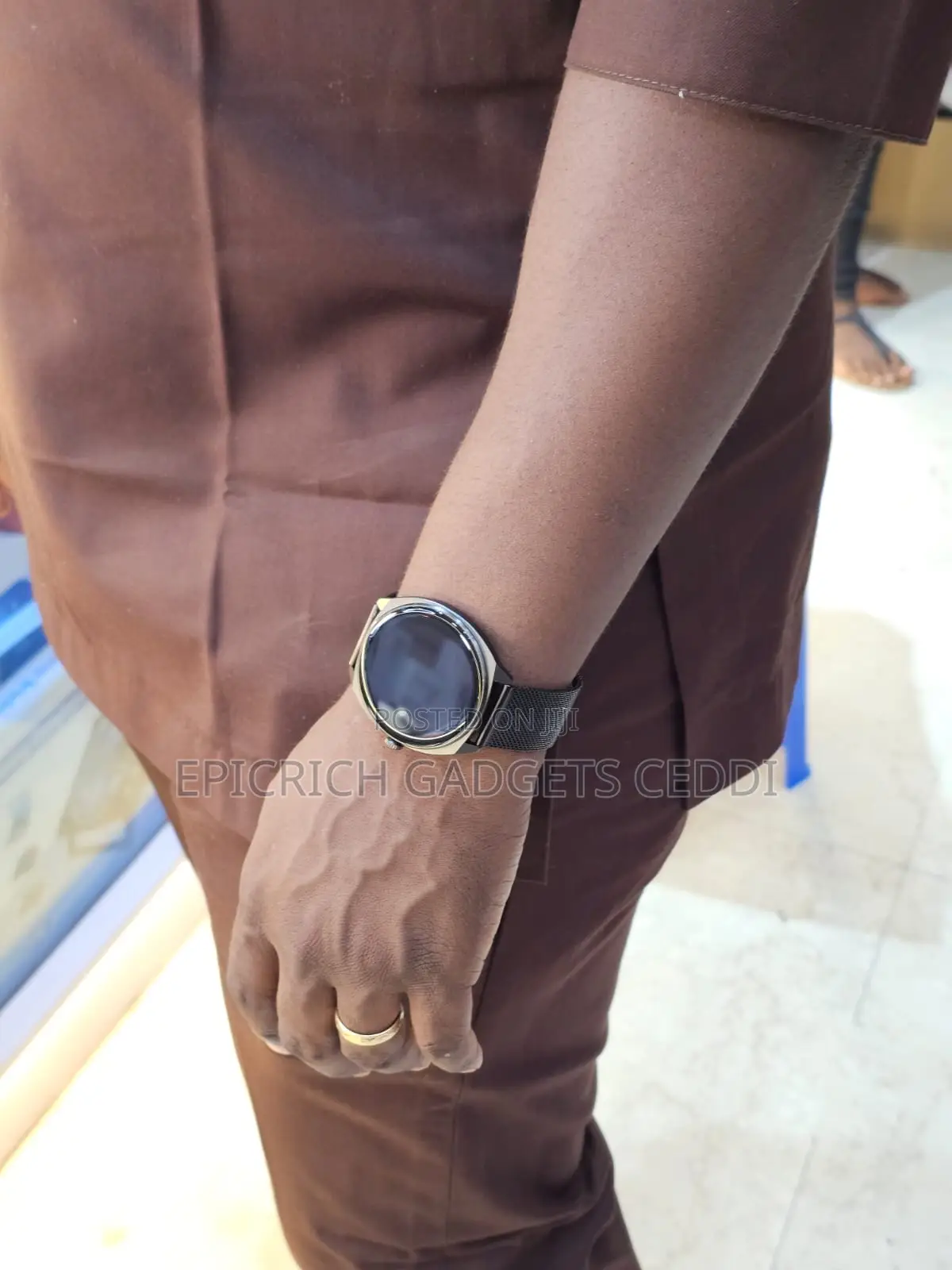 Hainoteko Watch 16, Waterproof Amoled Display Smart Watch