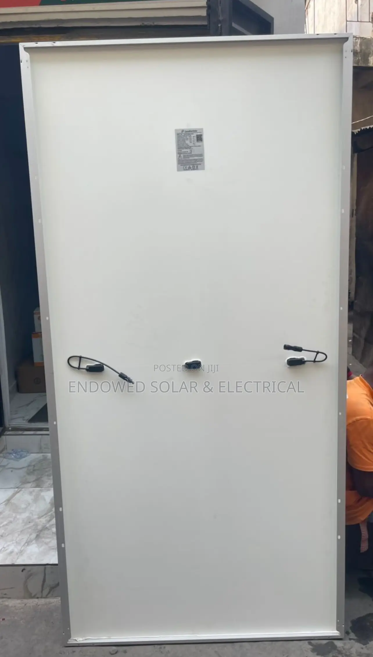 600w Mono Crystalline Canadian Panels Are Available in Stock