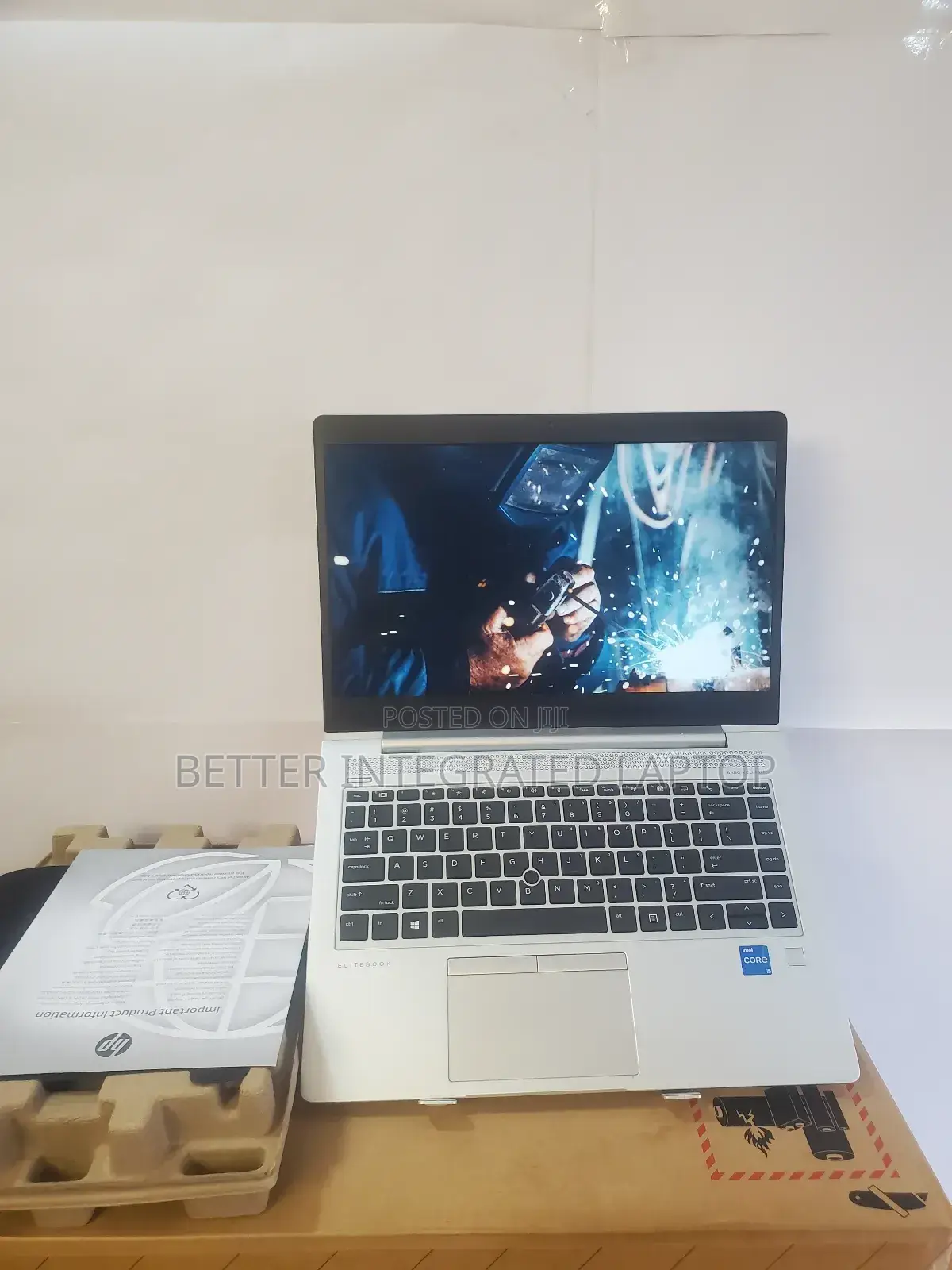 New Laptop HP EliteBook 2760P 8GB Intel Core i5 SSD 256GB