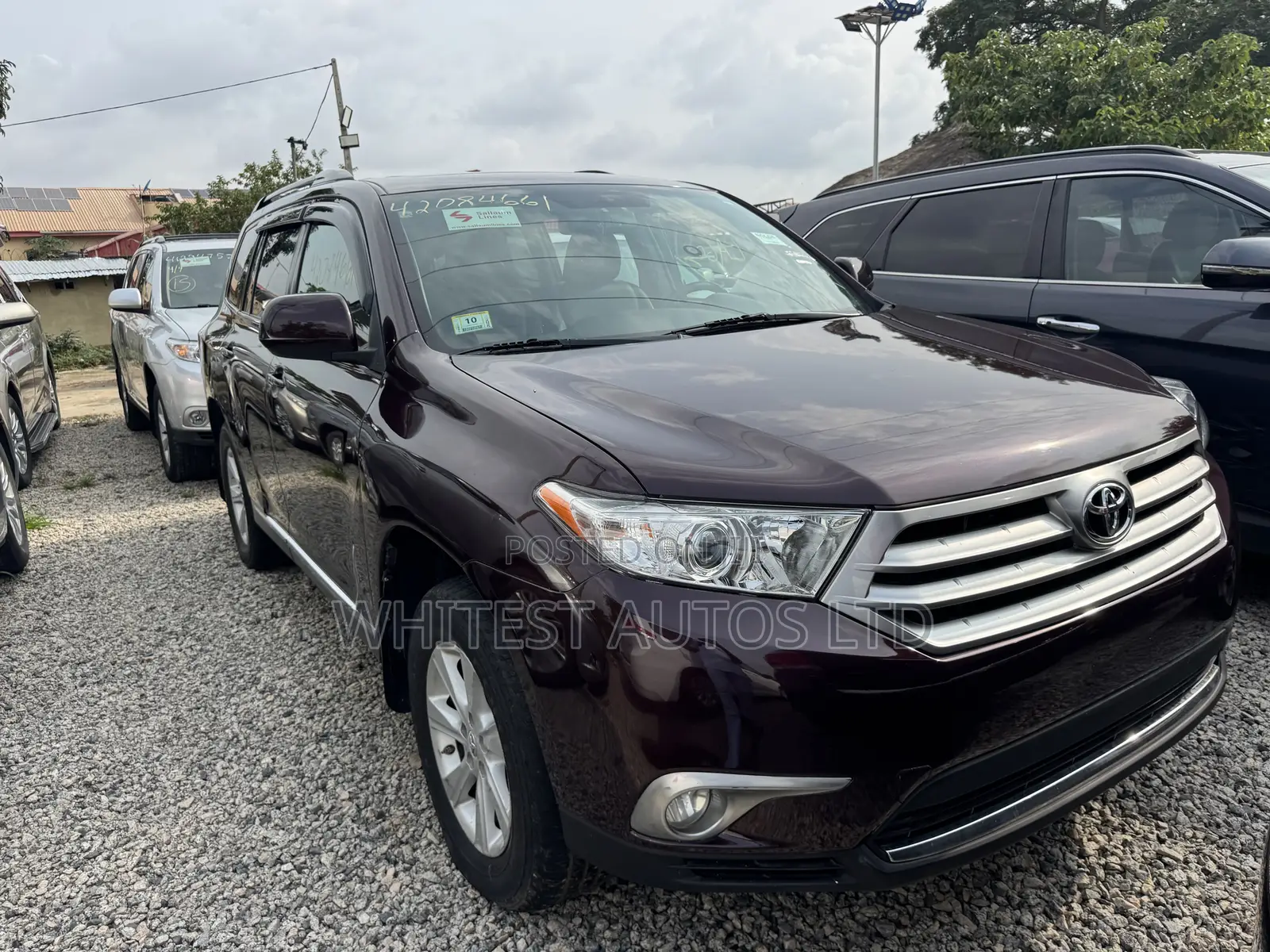 Toyota Highlander SE 2012 Brown