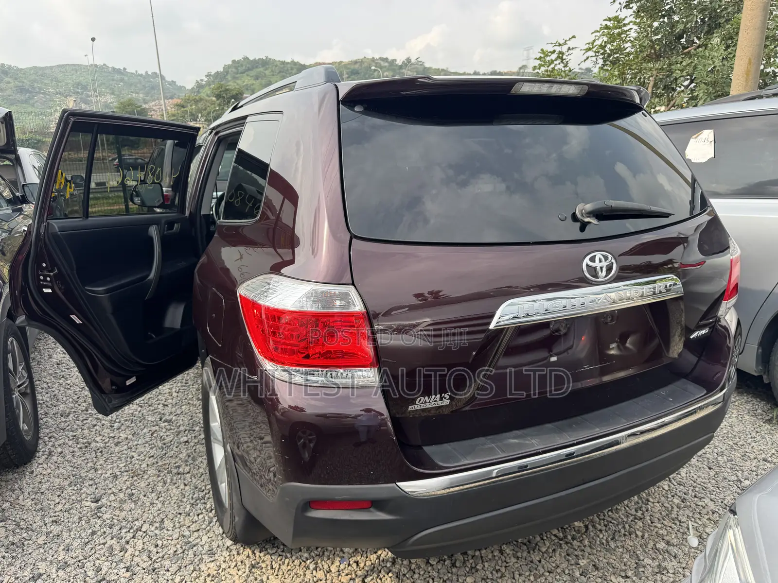 Toyota Highlander SE 2012 Brown