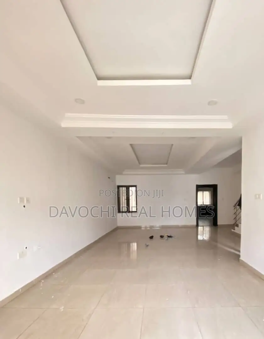4bdrm Duplex in Ikota Gra for rent