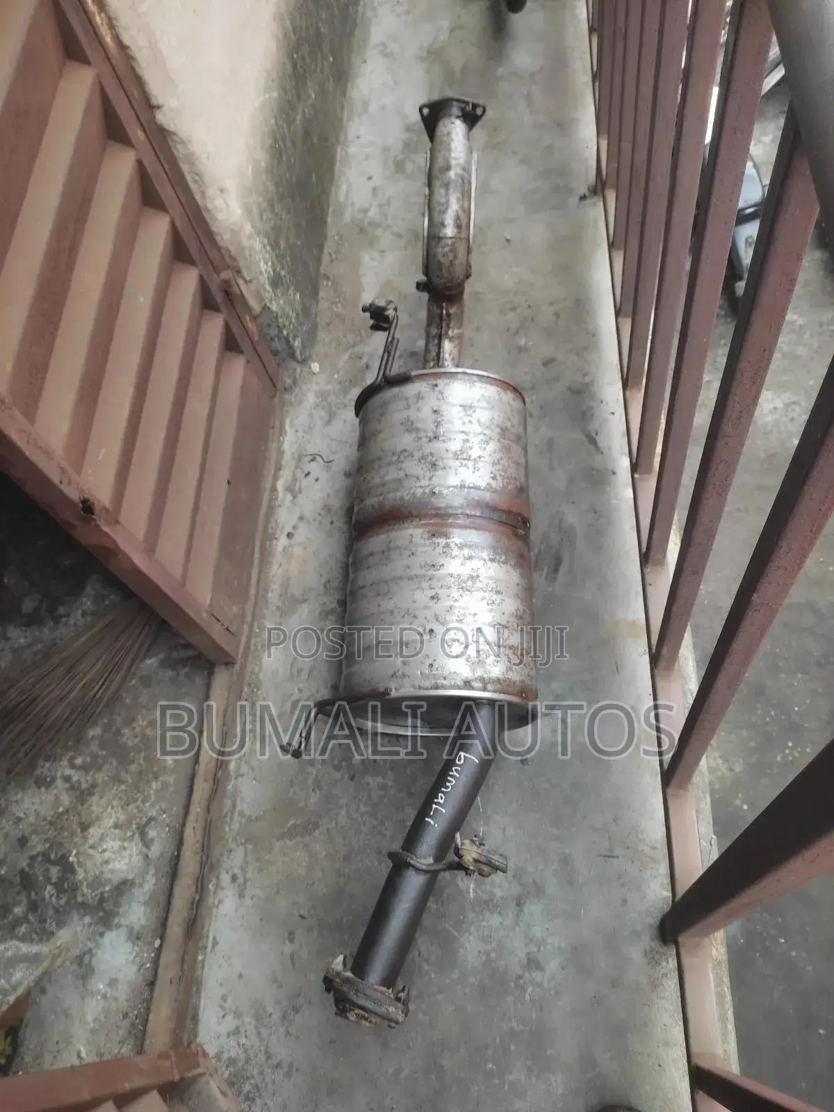 Exhaust Center Pot Mitsubishi Pajero/Montero 2008-2012 Model