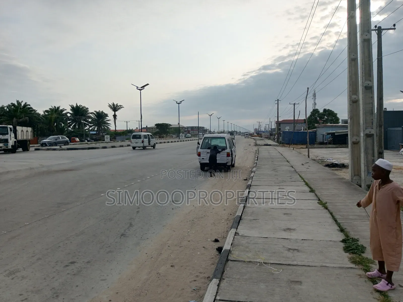 Facing Express 1plot and Massive Office Space for Lease