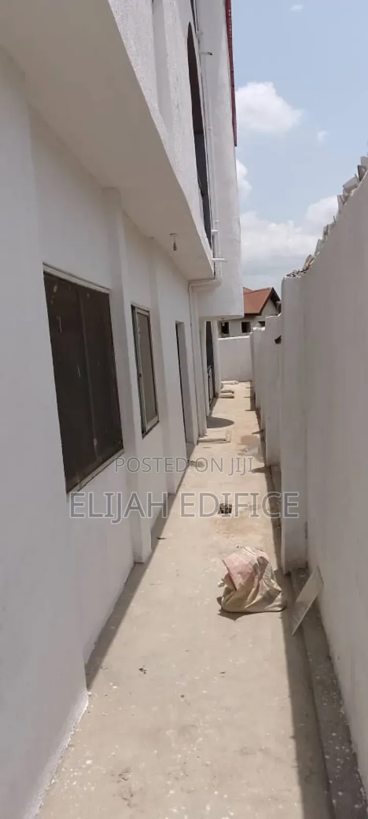 Furnished 16bdrm Block of Flats in Meiran, Abule Egba for sale