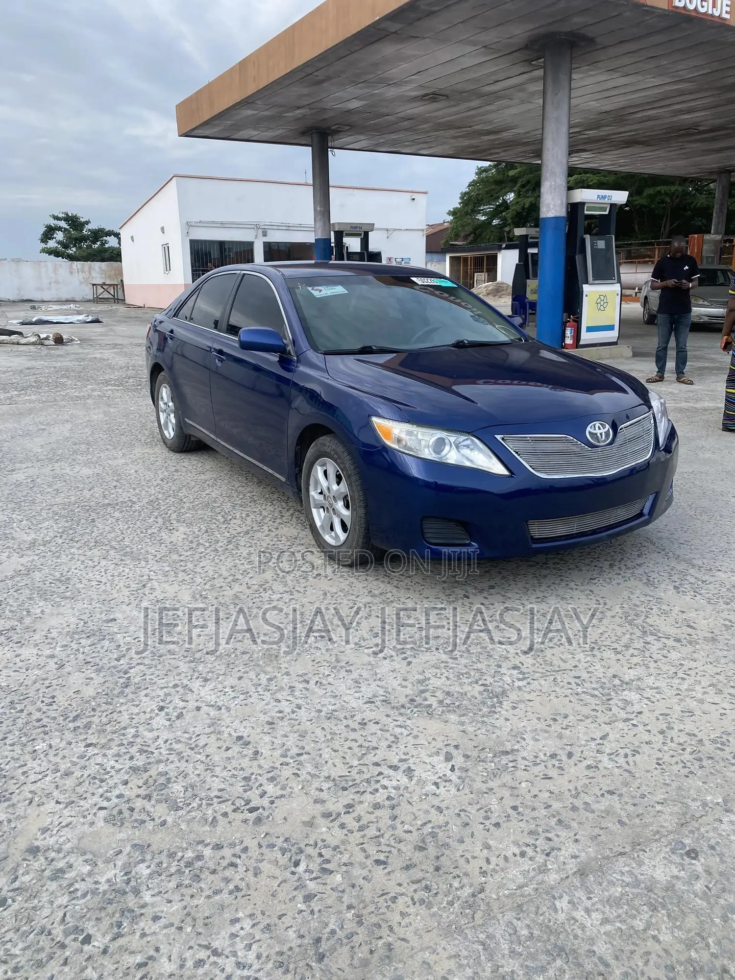 Toyota Camry LE 4dr Sedan (2.5L 4cyl 6A) 2011 Blue
