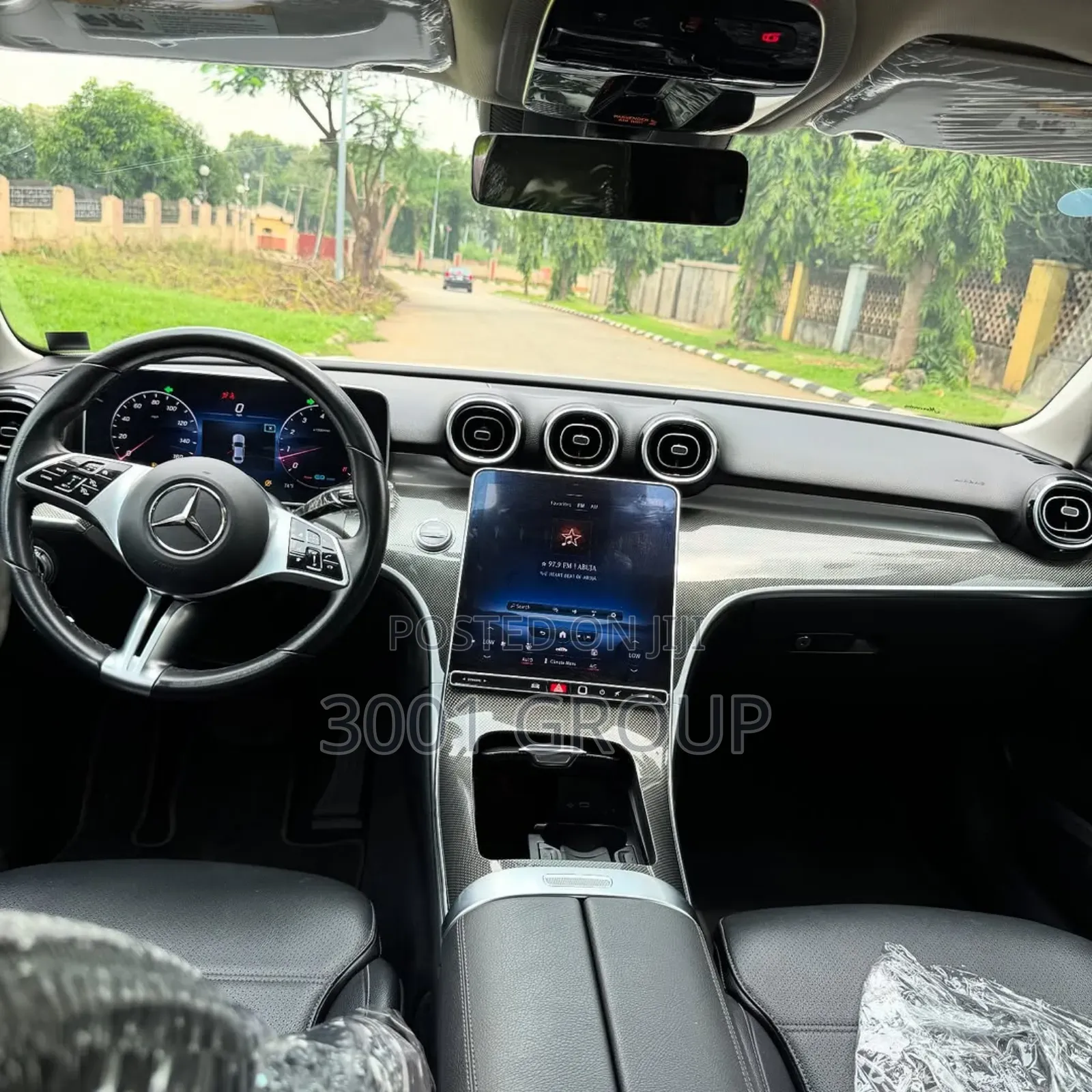 Mercedes-Benz C300 2023 White
