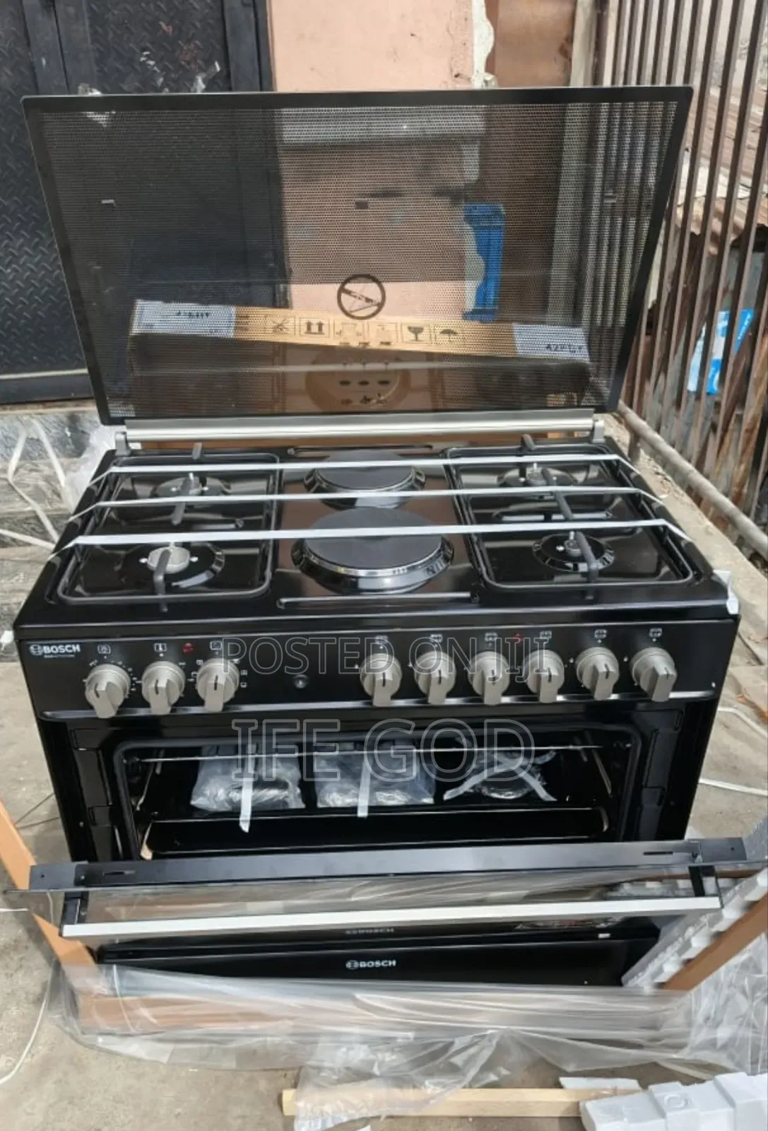 Original Bosch Made in Germany Standing 4+2 Gas Ele Cooker