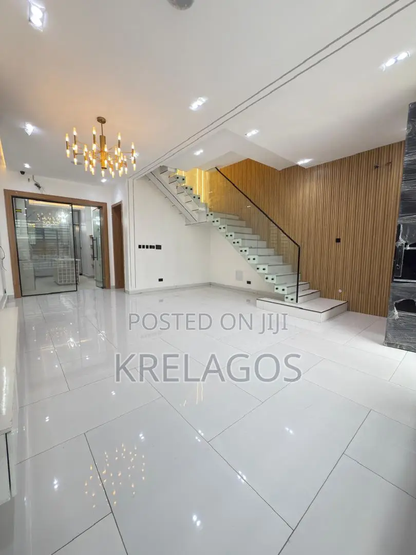 4bdrm Duplex in Orchid, Chevron for sale