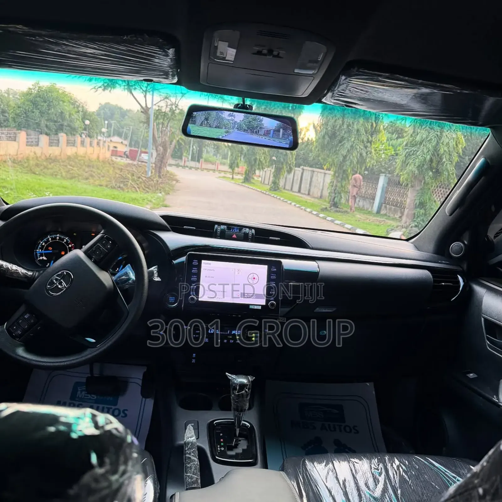 New Toyota Hilux 2025 Black