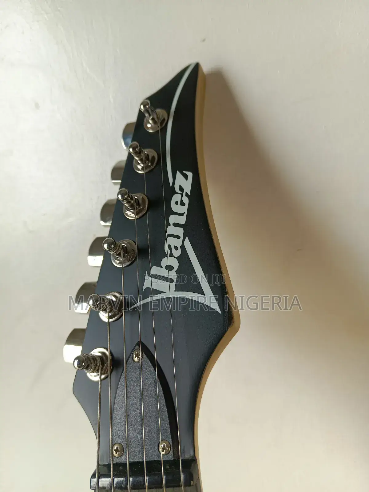 Ibanez Electric Guitar Silver Grg170dx With Strap, Cord, Bar