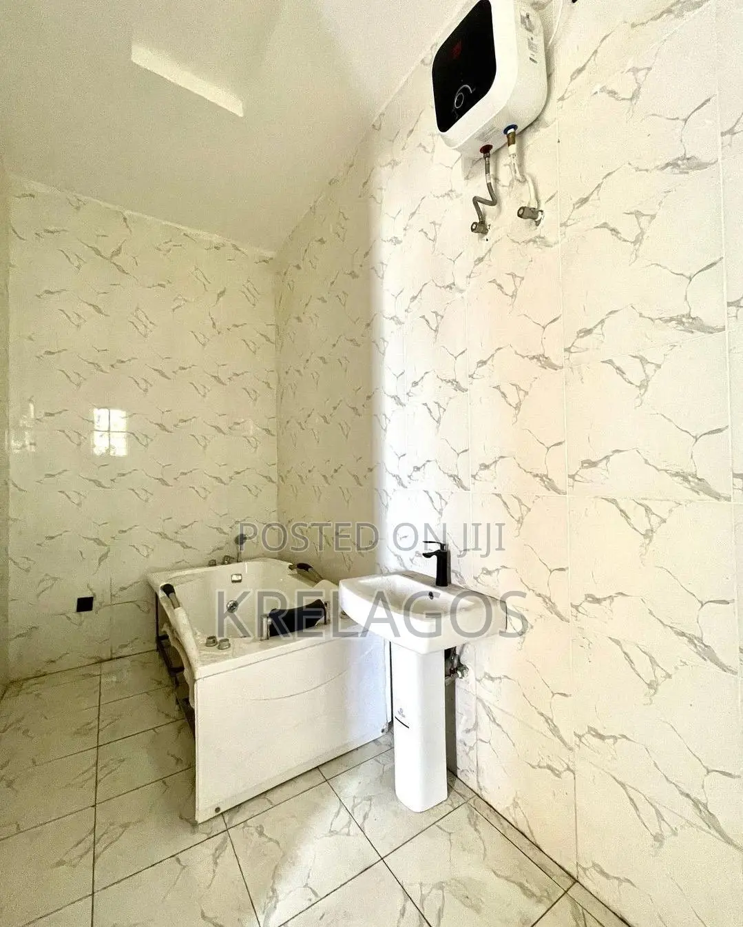 4bdrm Duplex in Orchid, Chevron for sale