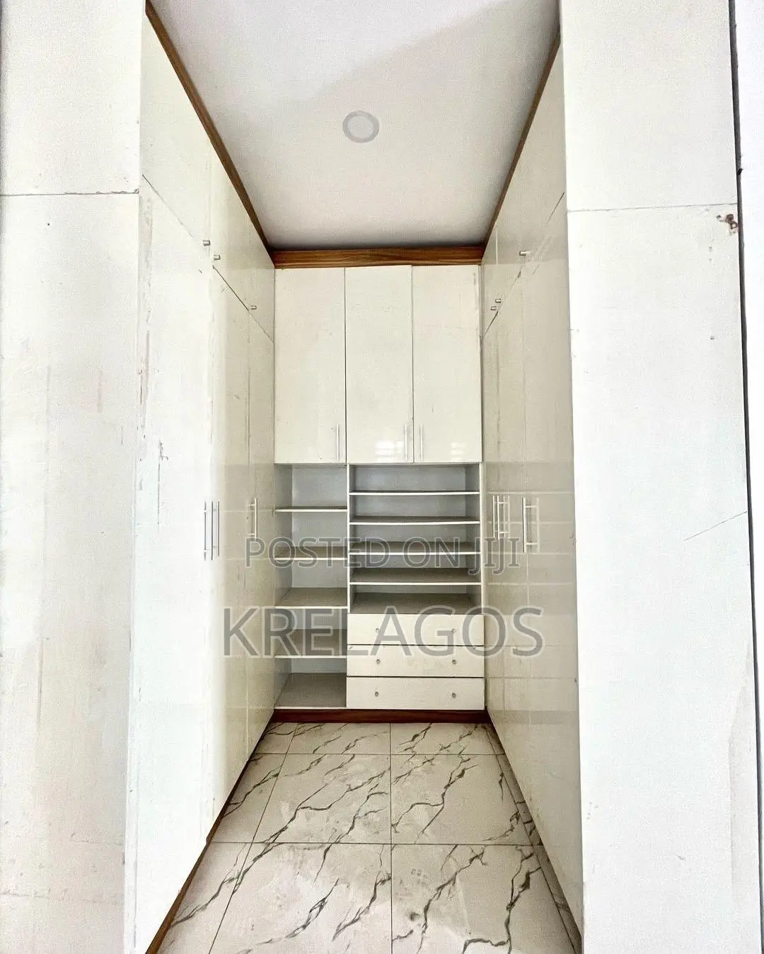 4bdrm Duplex in Orchid, Chevron for sale
