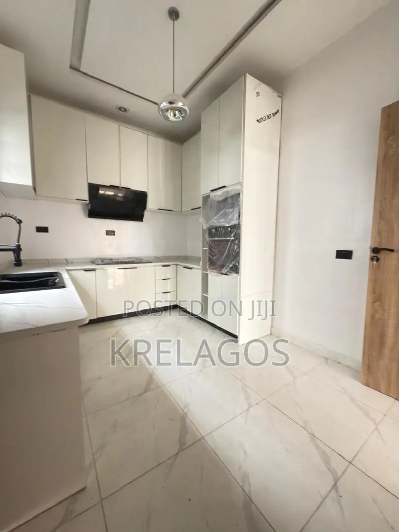 4bdrm Duplex in Orchid, Chevron for sale