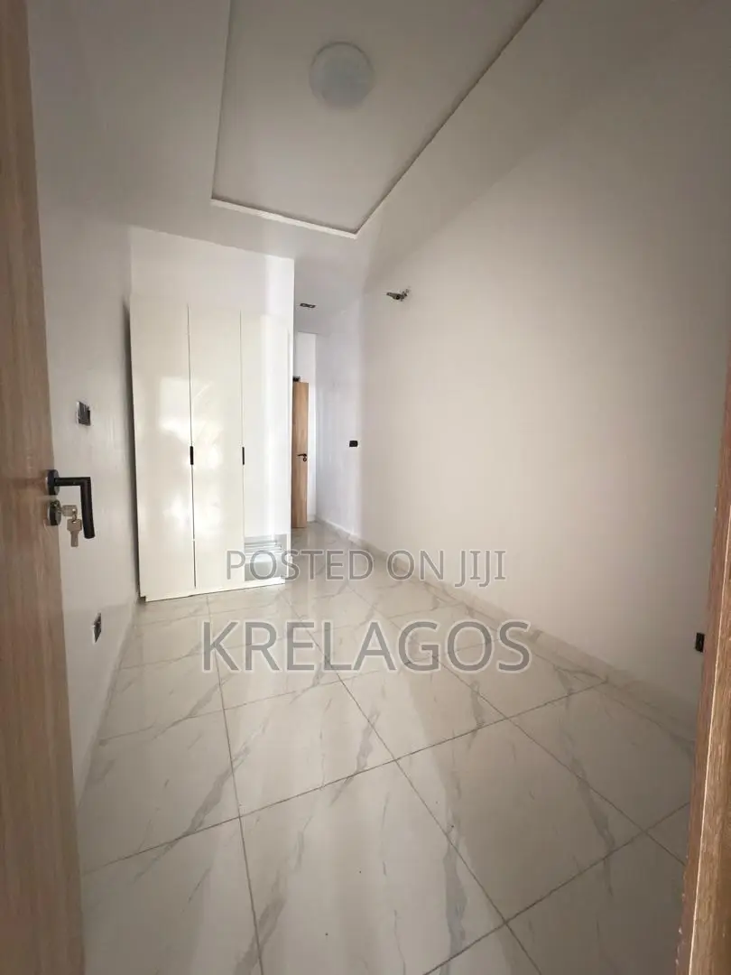 4bdrm Duplex in Orchid, Chevron for sale