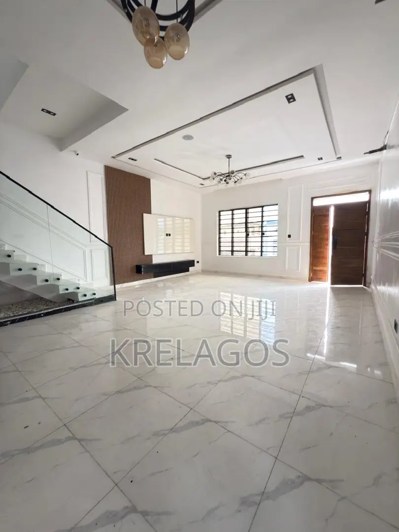 4bdrm Duplex in Orchid, Chevron for sale