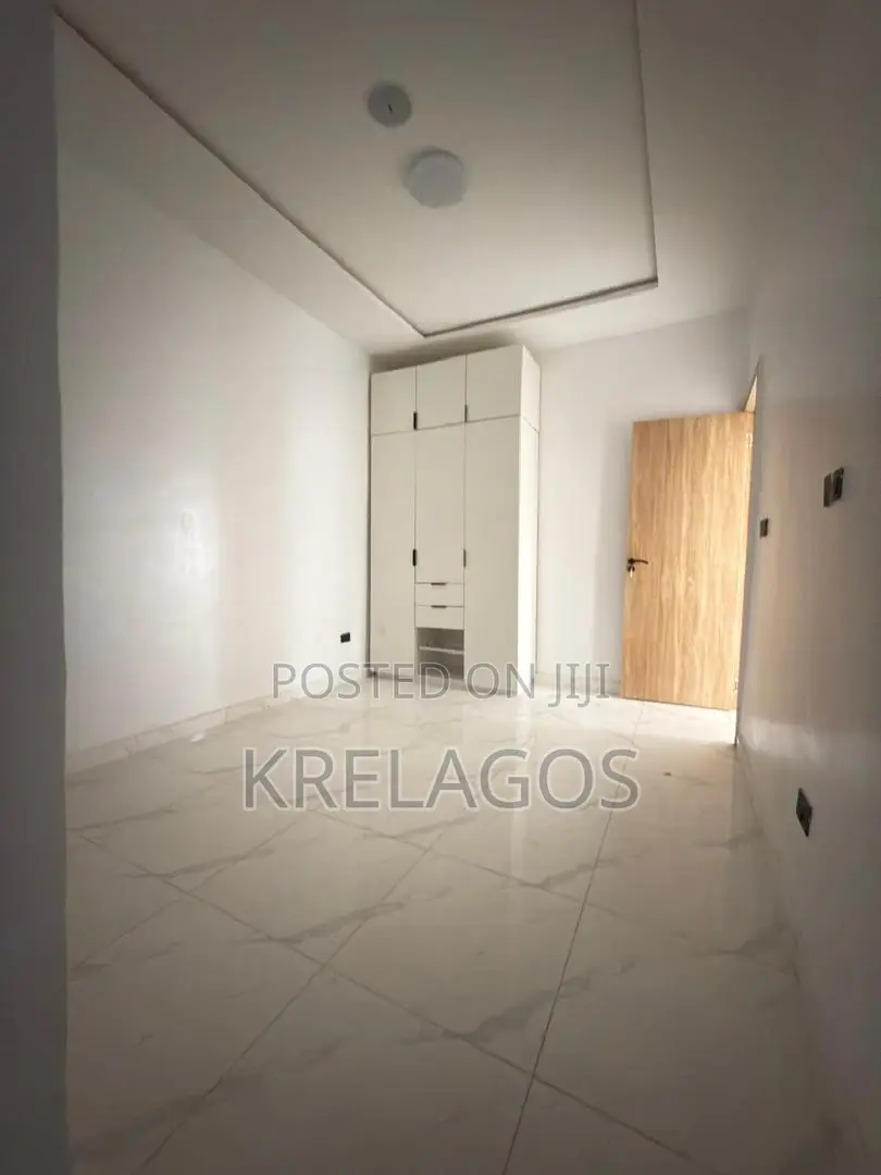 4bdrm Duplex in Orchid, Chevron for sale