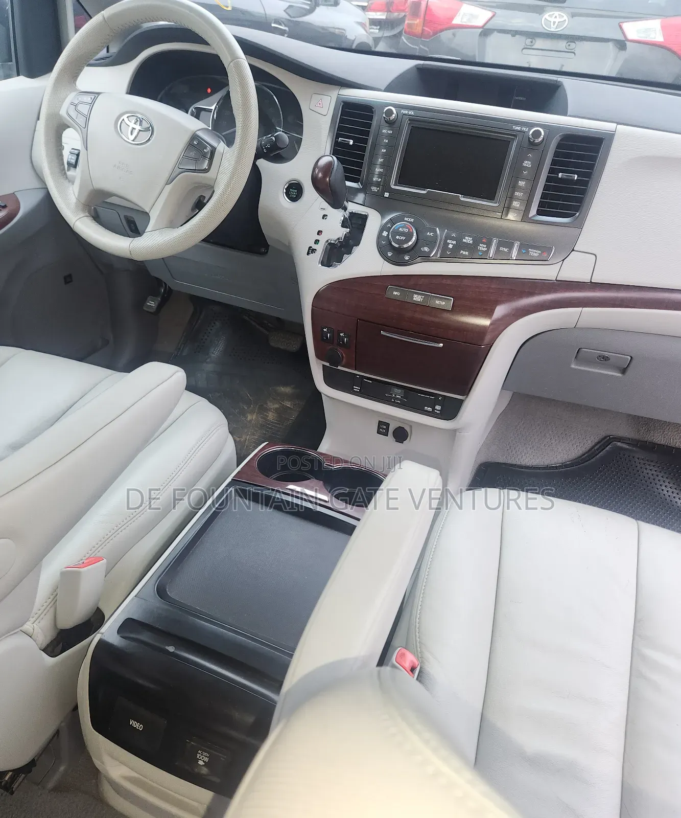 Toyota Sienna XLE 8 Passenger 2011 Gray