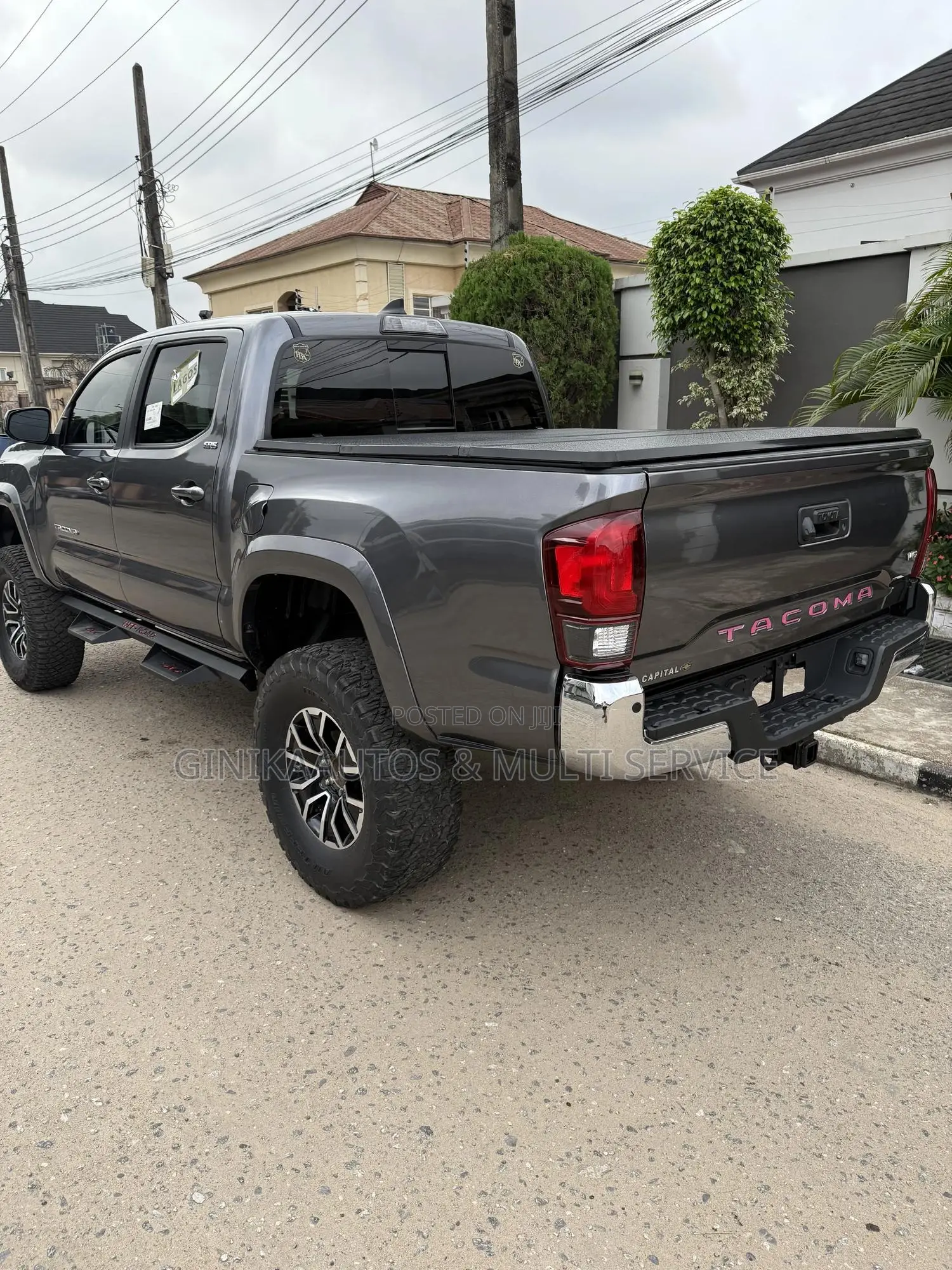 Toyota Tacoma SR5 2018 Gray
