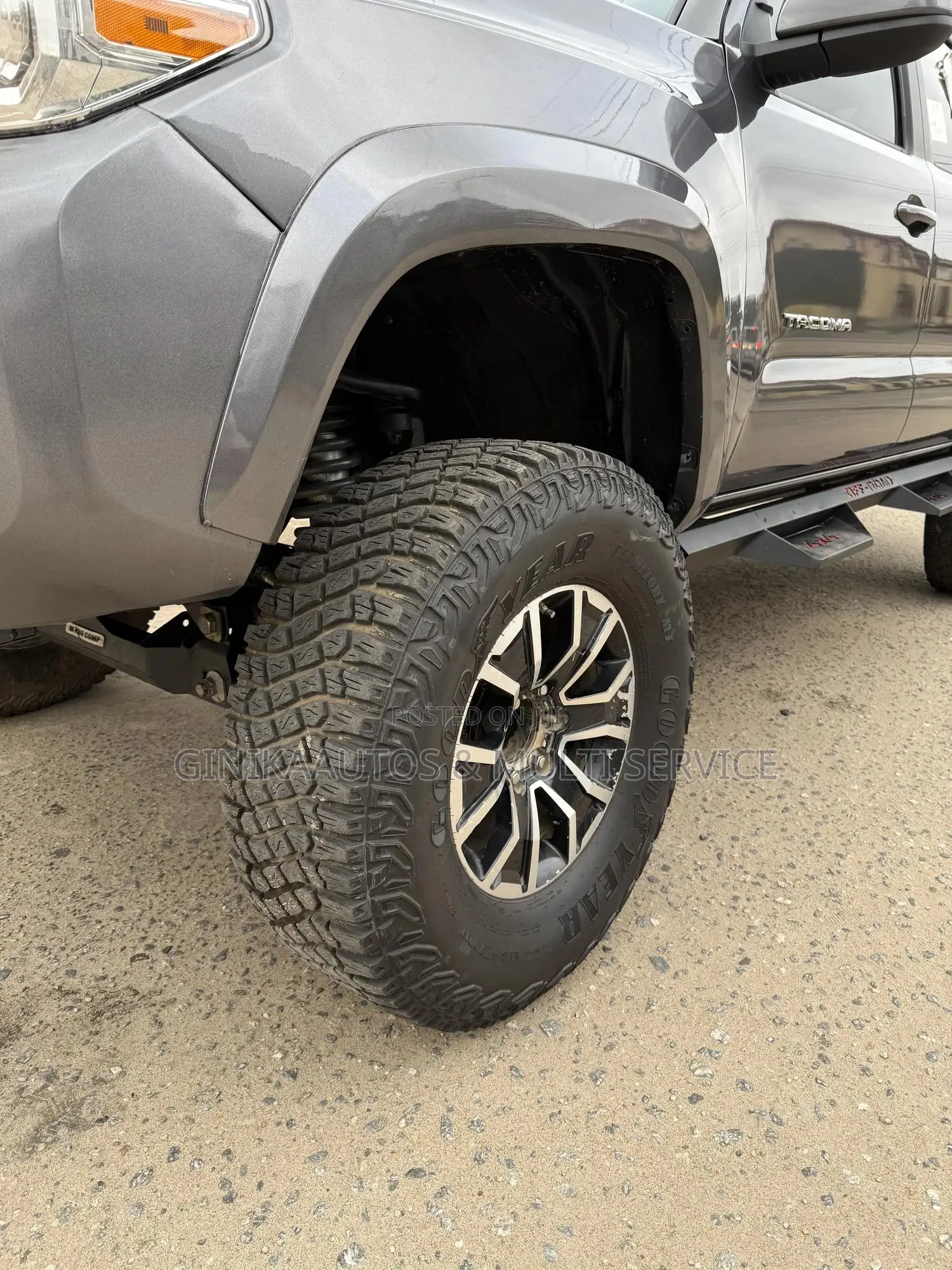 Toyota Tacoma SR5 2018 Gray