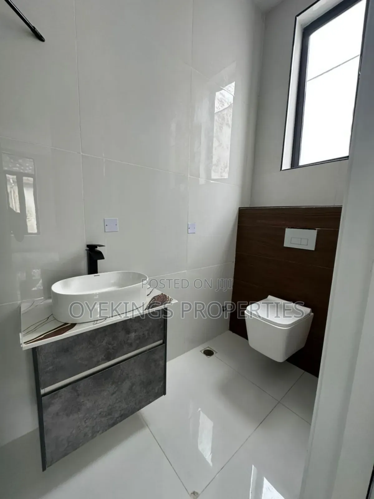 5bdrm Duplex in Lekki, Chevron for sale