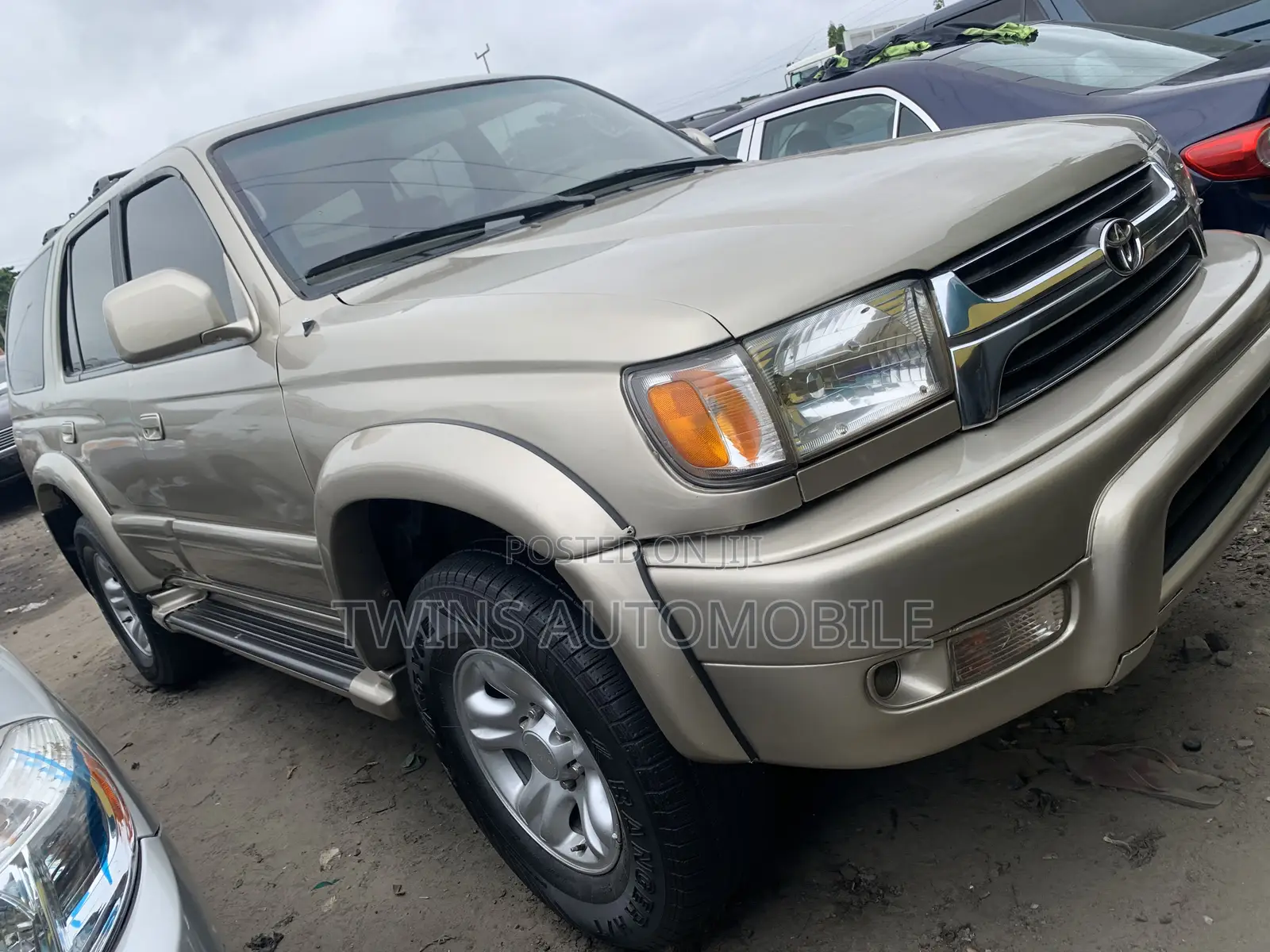 Toyota 4-Runner 2002 Gold
