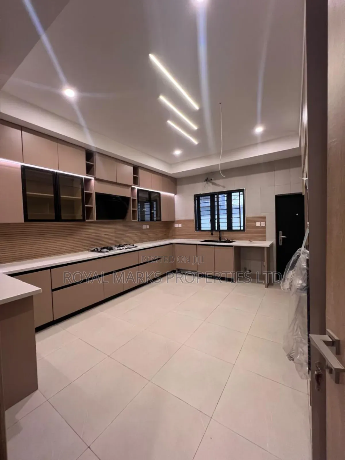 4bdrm Duplex in Life Camp for sale