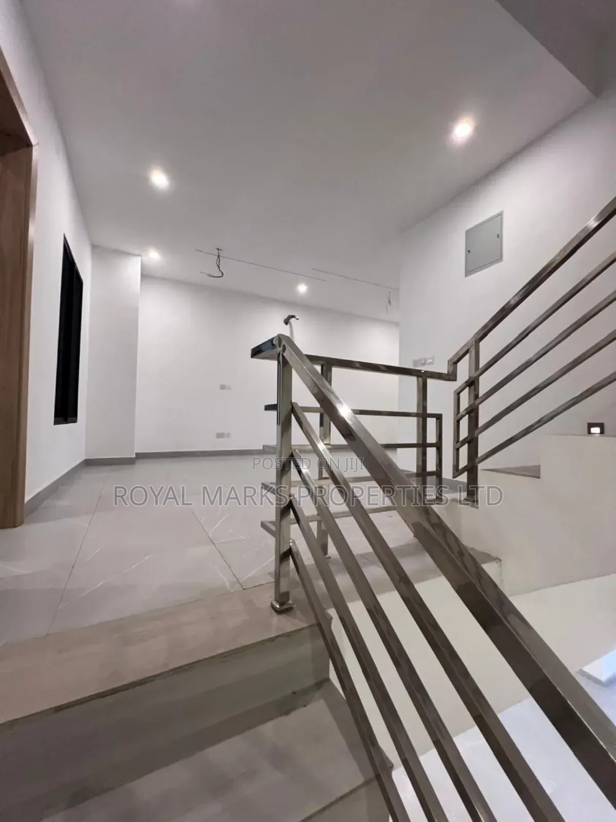 4bdrm Duplex in Life Camp for sale