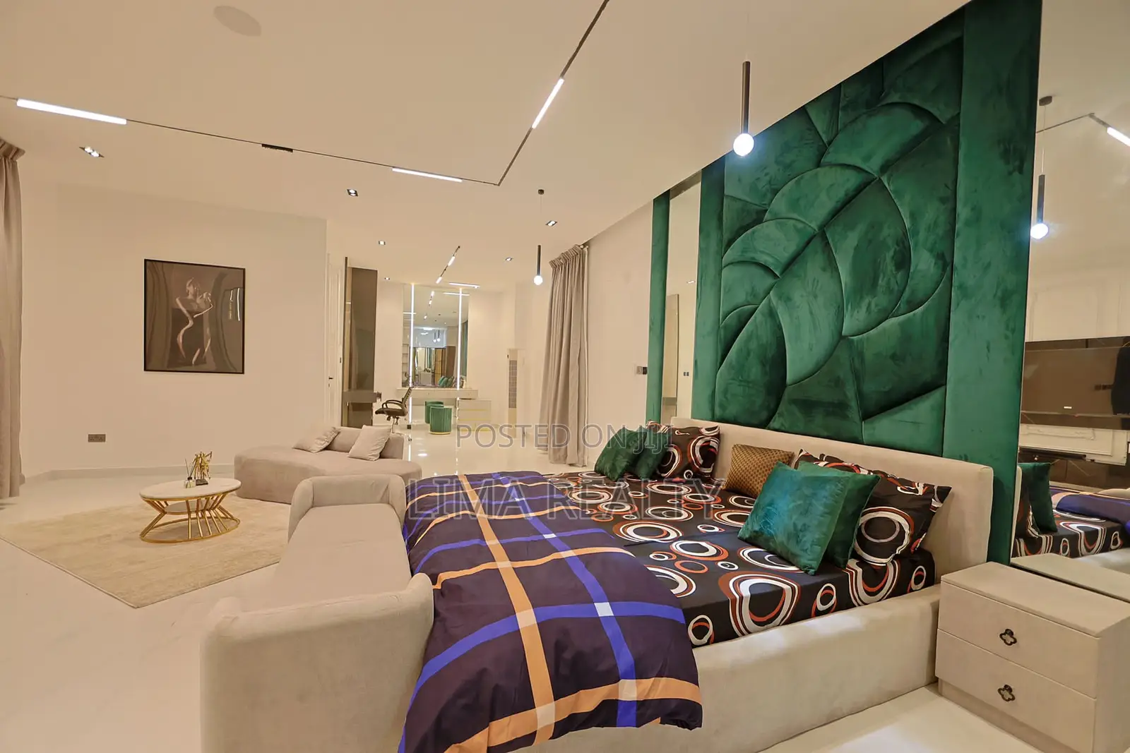 5 Bed With Cinema, Self Compound With Pool