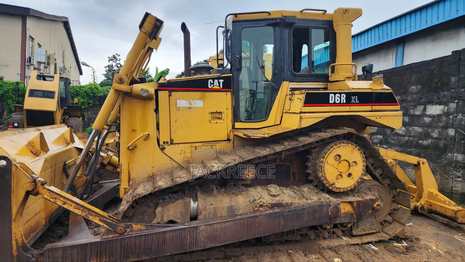 Bulldozer Cat D6 Available for Work