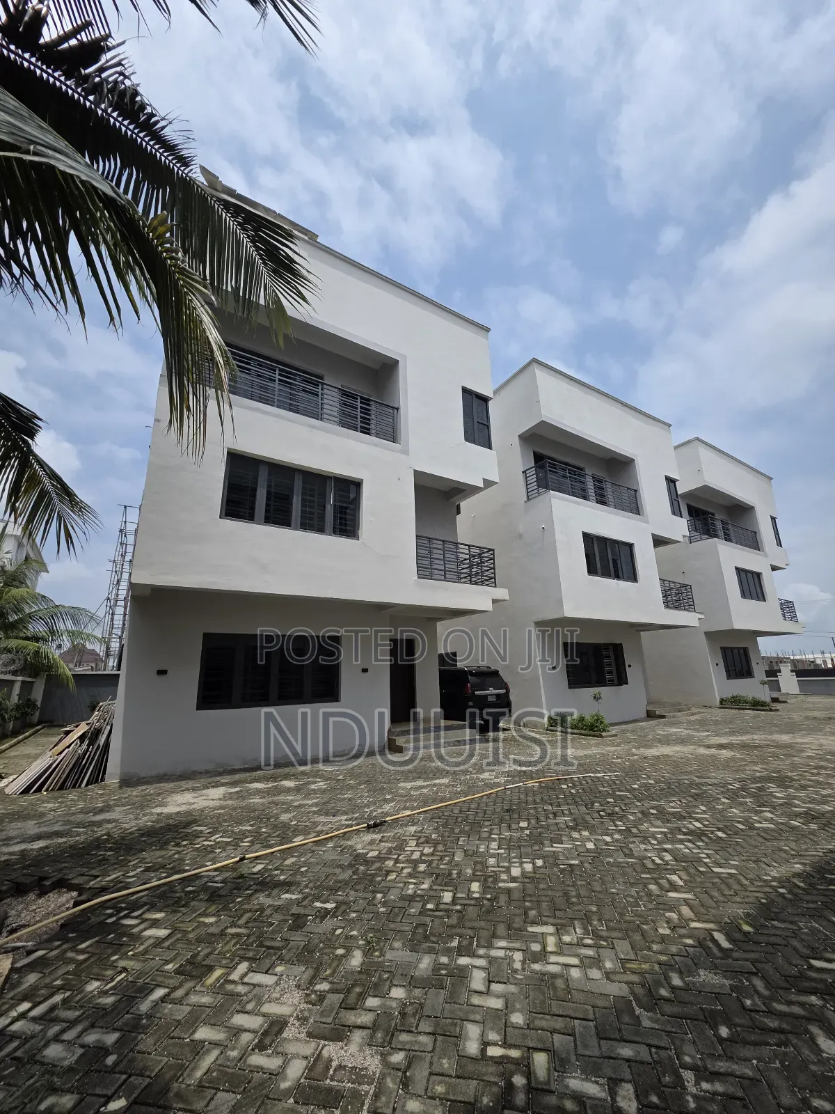 5bdrm Duplex in Life Camp for sale
