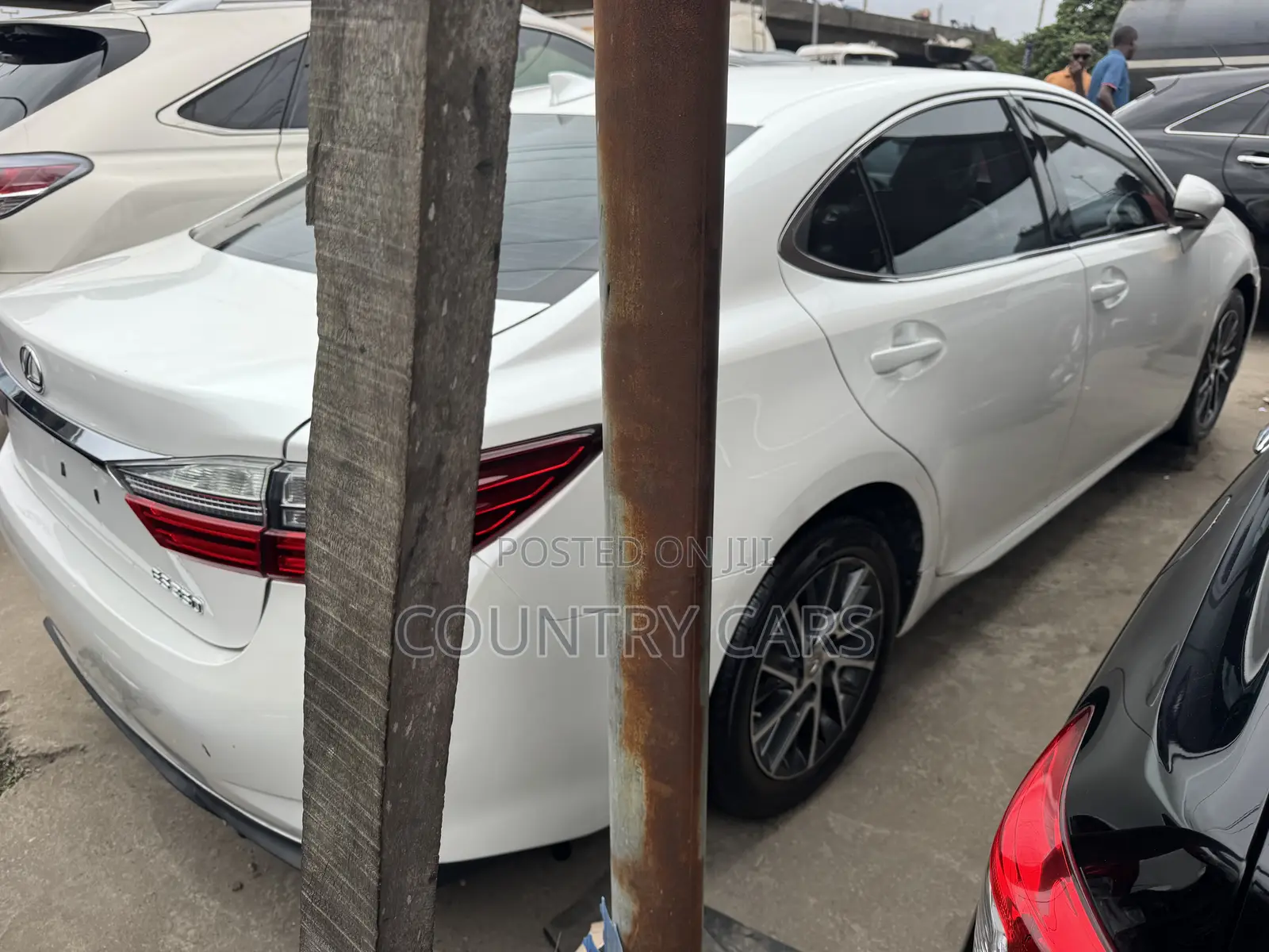 Lexus ES 350 FWD 2016 White