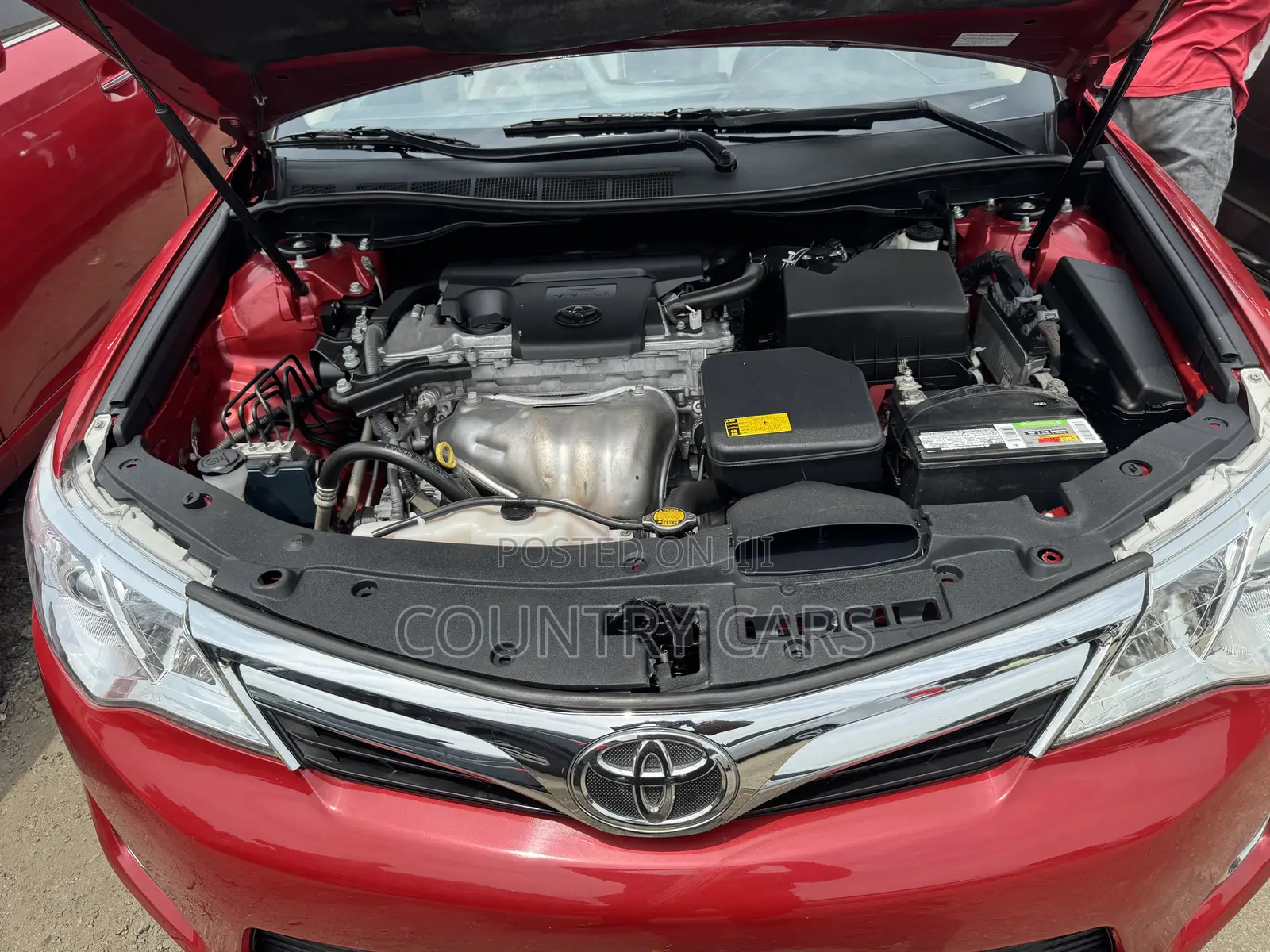 Toyota Camry XLE 4dr Sedan (2.5L 4cyl 6A) 2013 Red