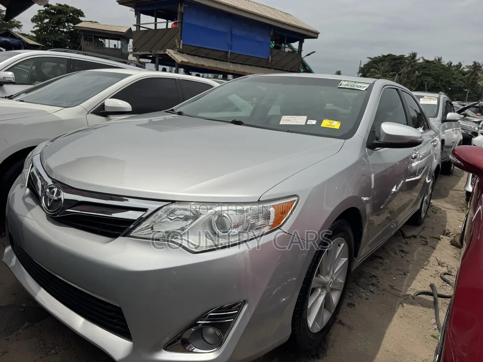 Toyota Camry XLE 4dr Sedan (2.5L 4cyl 6A) 2012 Silver