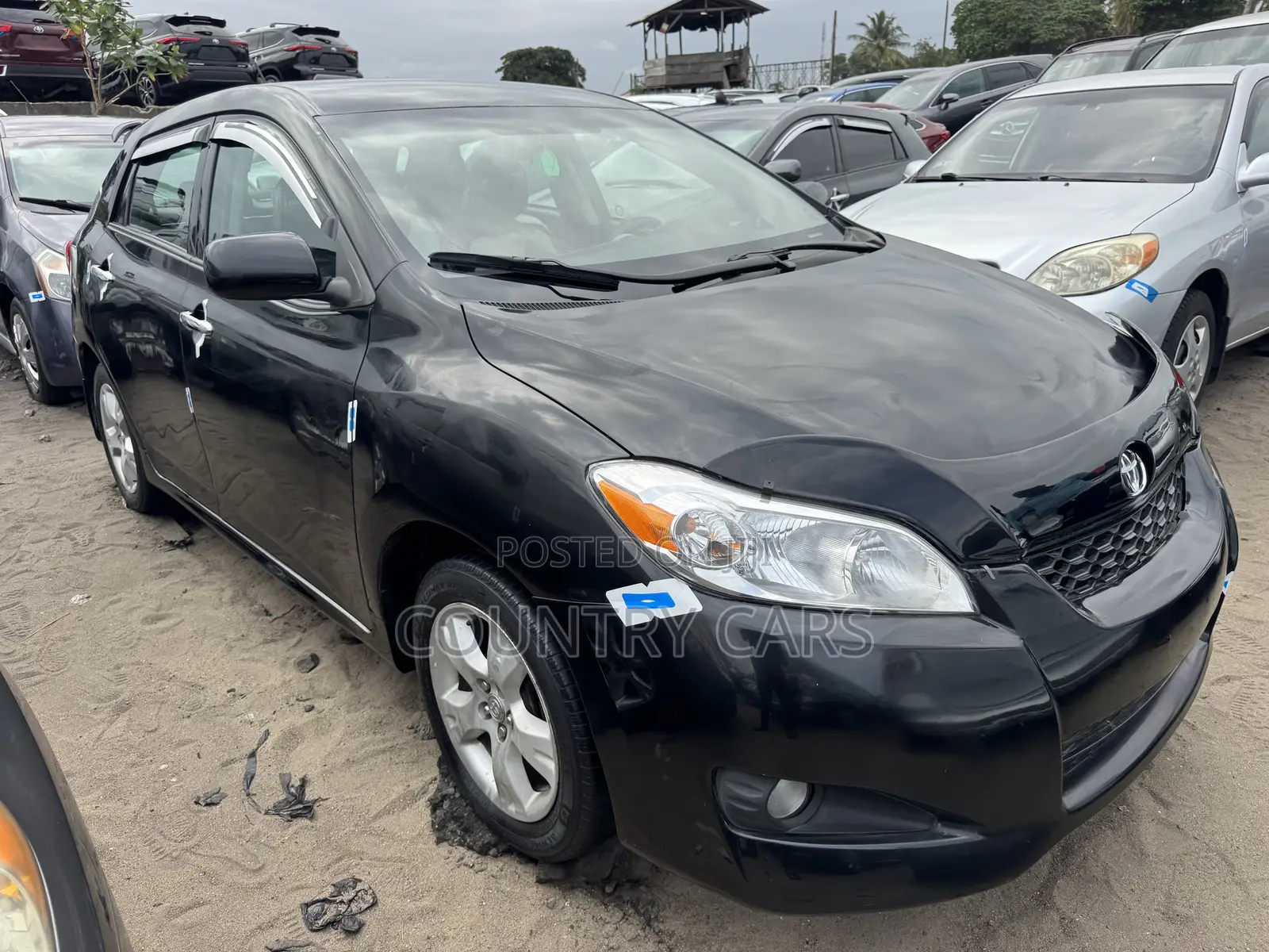 Toyota Matrix S Hatchback FWD (2.4L 4cyl 5A) 2013 Black