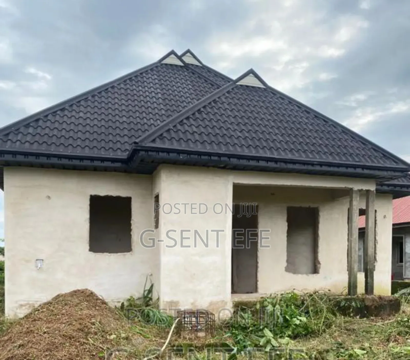 6bdrm Block of Flats in Ekehuan Barracks, Benin City for sale