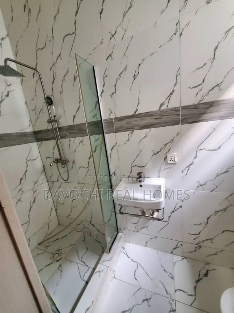 4bdrm Duplex in Orchid Road, Lekki Phase 1 for rent