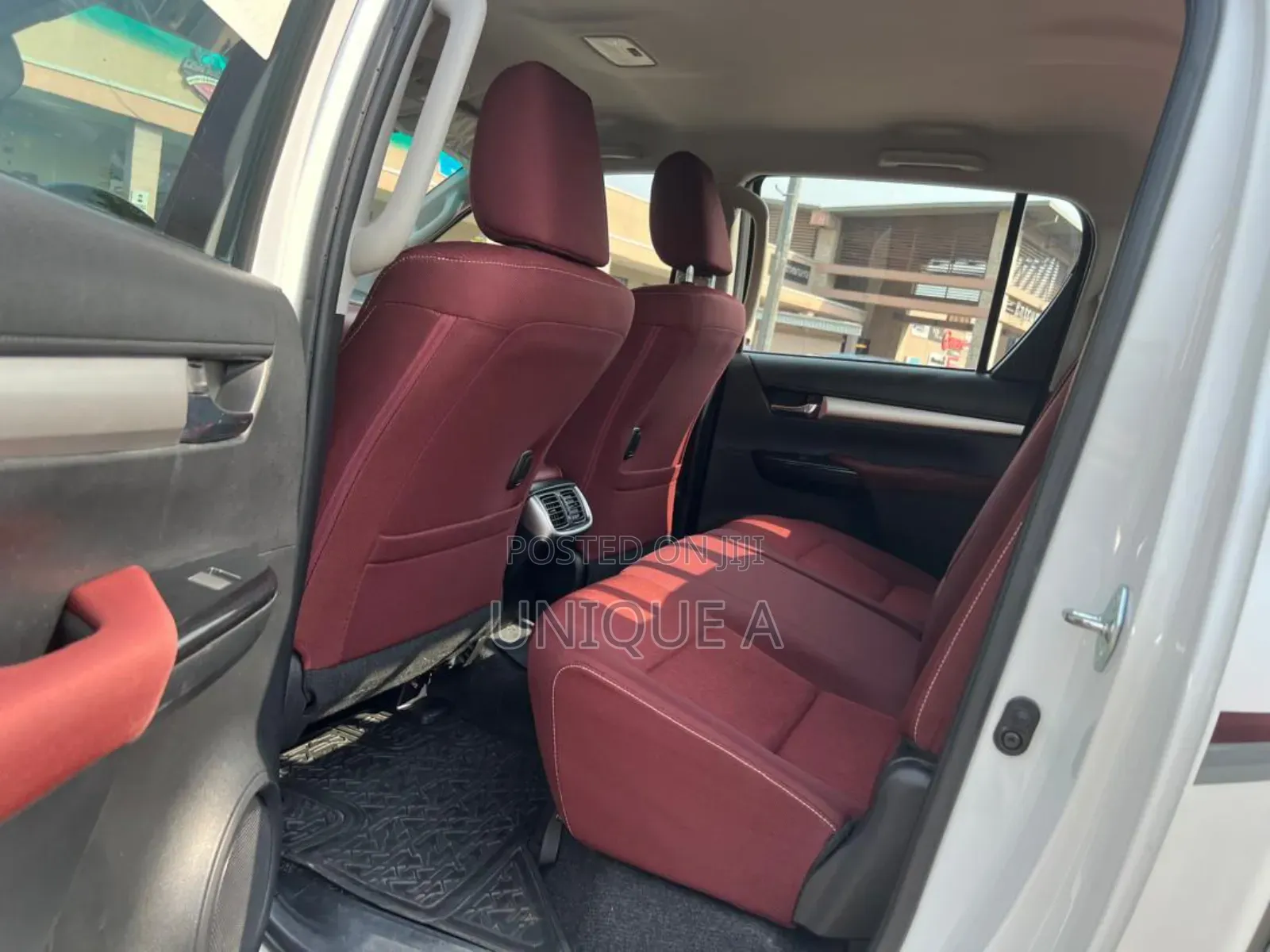 Toyota Hilux 2023 White