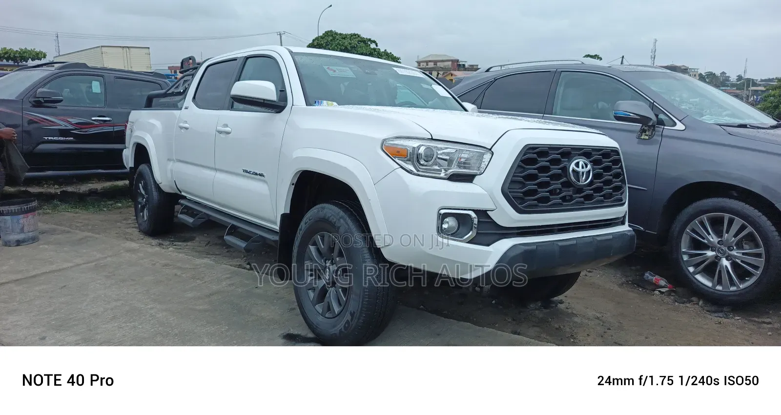Toyota Tacoma 2023 White