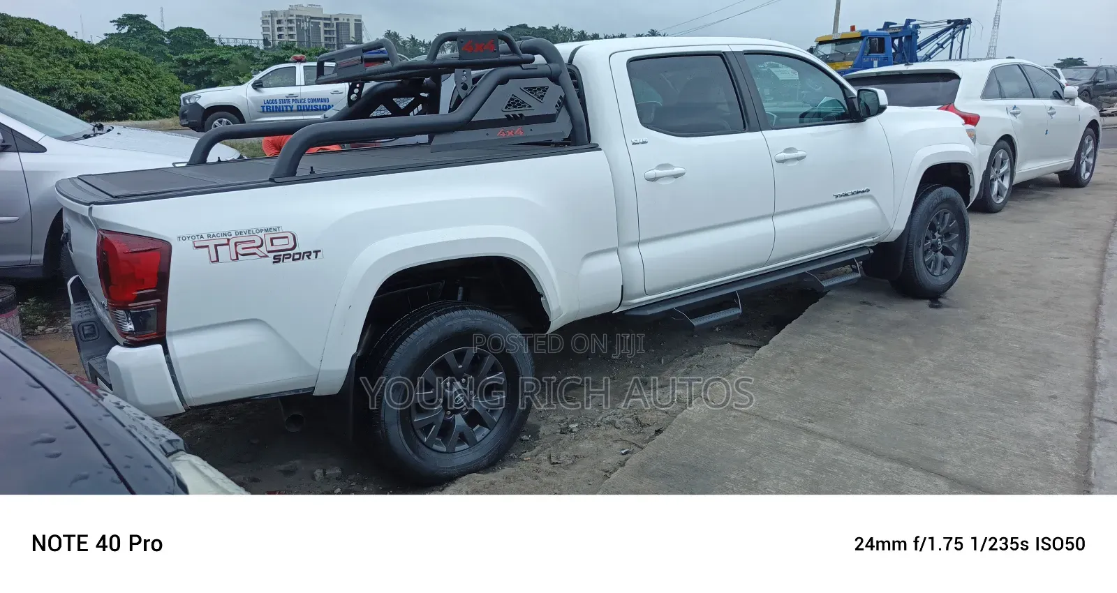 Toyota Tacoma 2023 White