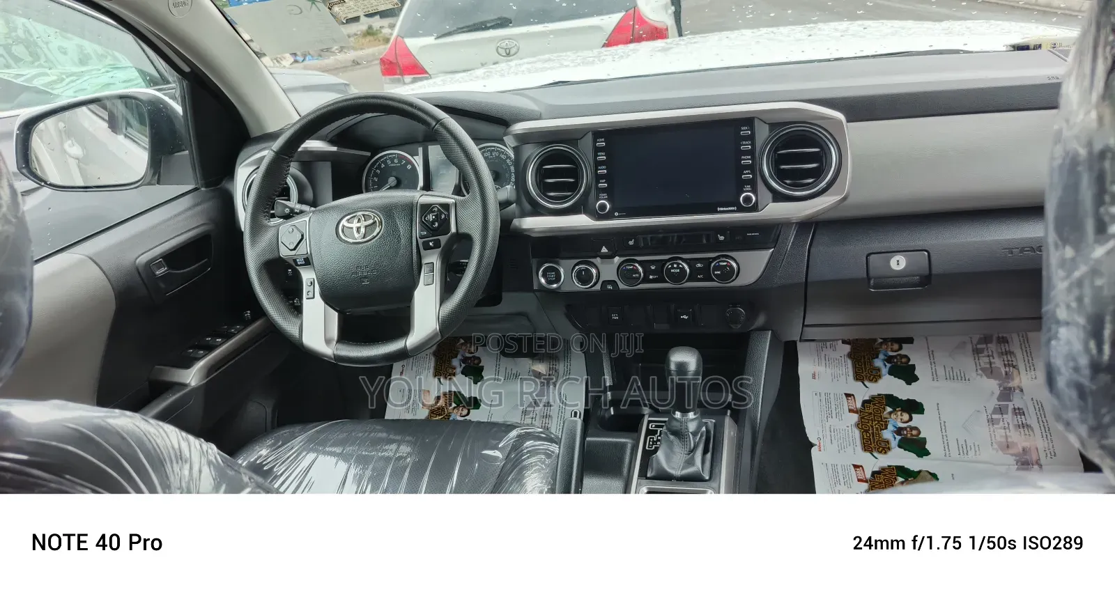 Toyota Tacoma 2023 White