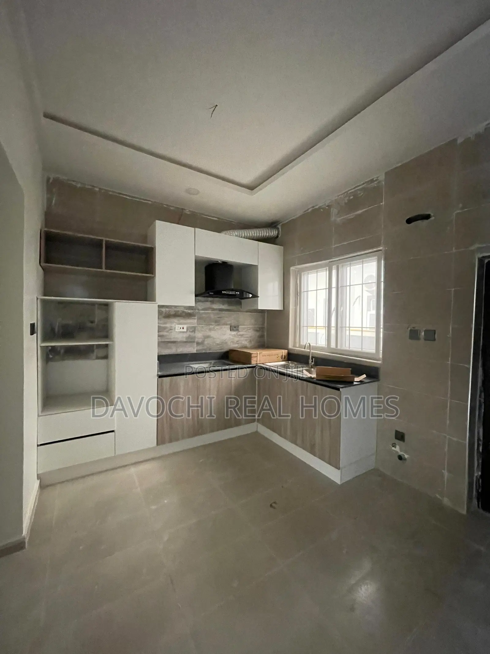 4bdrm Duplex in Conservative Road,, Chevron for rent