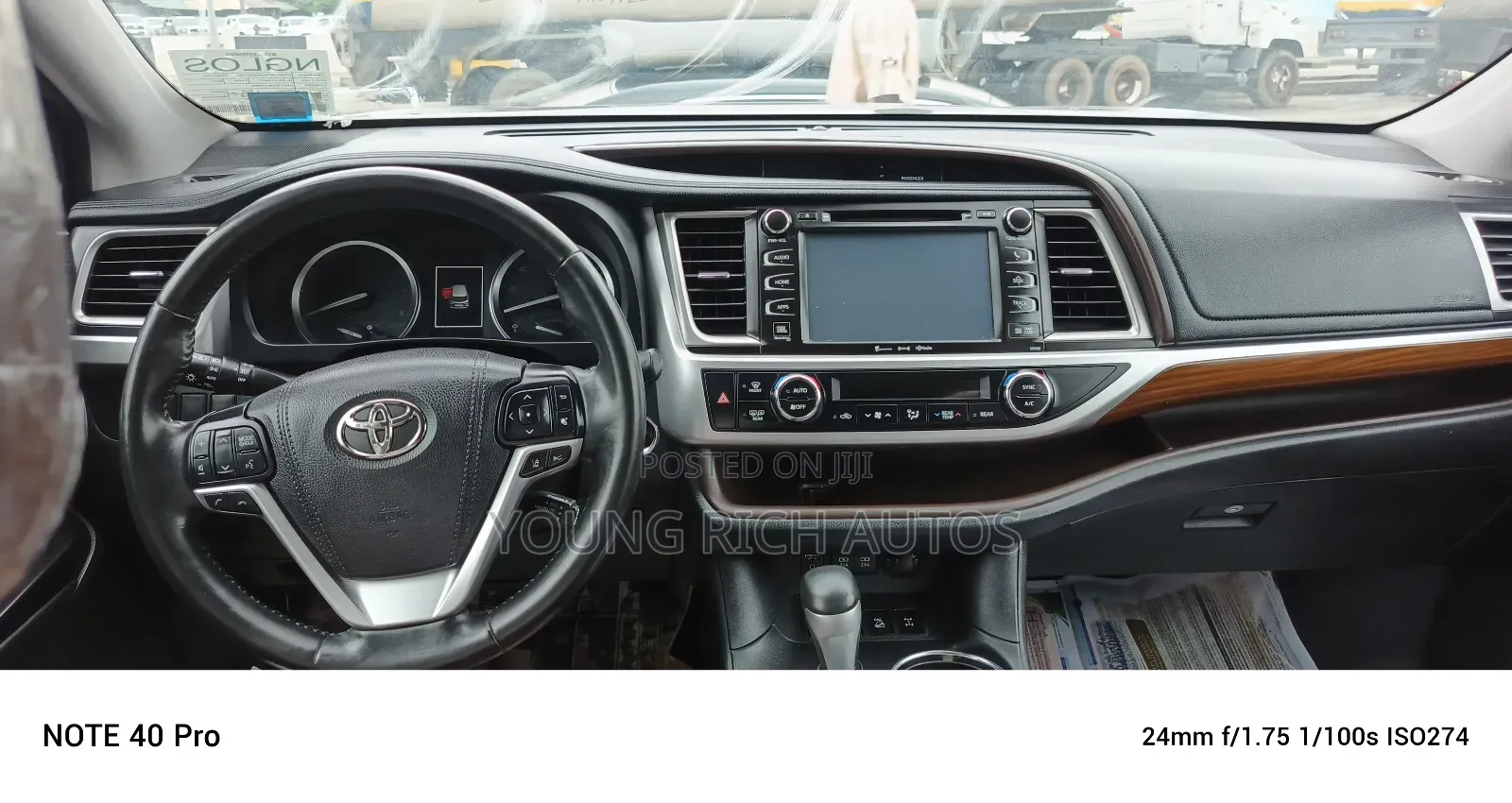 Toyota Highlander Limited Platinum 4x2 V6 (3.5L 6cyl 8A) 2018 Green